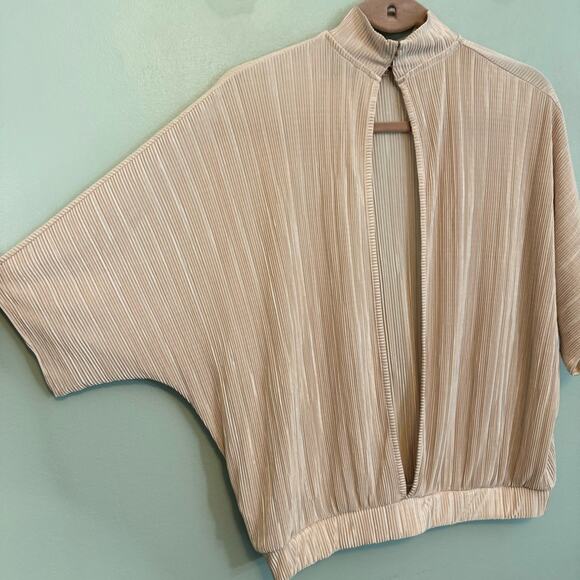 Topshop Plisse Batwing Splitback Top Womens 8 Tan Blouse Mock Neck Short Sleeve - Picture 3 of 10